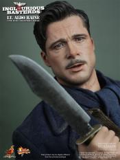Figurine d'Inglorious Basters repr�sentant Brad Pitt