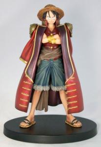 Luffy avec le manteau du célèbre pirate Gol D. Roger (collection Grandline Men Vol.3)