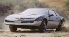 KARR est la copie conforme de KITT seule la programmation de l'I.A. change (K2000 - Knight Rider)