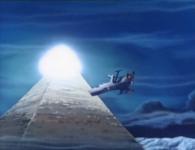 La pyramide s'illumine est attire l'Atlantis à elle au point qu'il la heurte