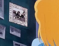Nausica regarde une vieille coupure de presse où Roger avait discrédité le père de Nausica