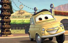 Luigi devant son magasin (Cars - Pixar)