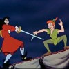 Cette scène évoque les combats de Peter Pan contre Crochet dans le film de Disney de 1953