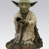 Figurine Yoda using the Force (Attakus)