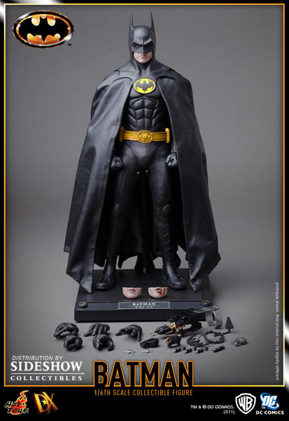 Image des objets complets de la figurine de Batman (version de 1989, Tim Burton) par Hot Toys