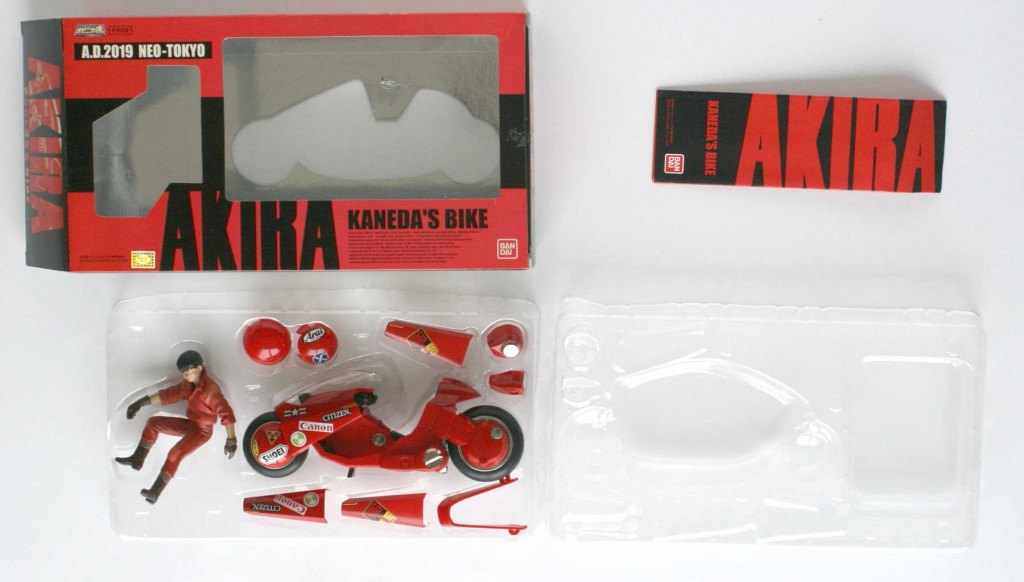 Packaging ouverture - Kaneda’s Bike / moto de Kaneda - ech 1/15 (Bandai)