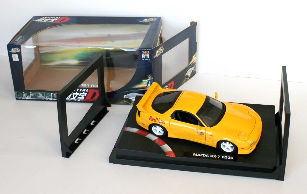 Ouverture de la boîte de la Mazda RX 7 FD3S - ech 1/18 (Jada Toys) - Initial D