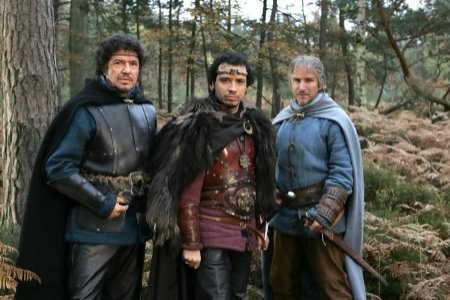 Photo de la série TV Kaamelott avec Alexandre Astier en roi Arthur