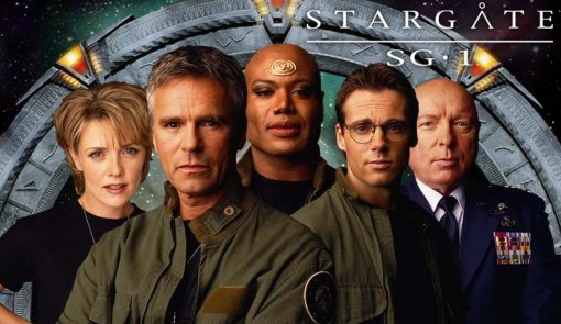 Stargate SG 1 : equipe devant le portail