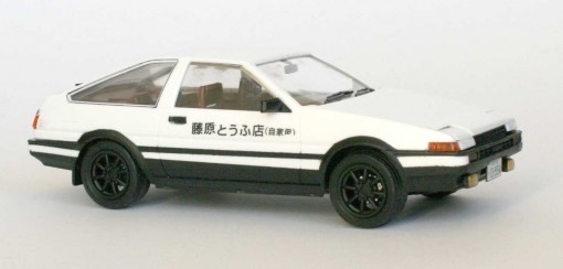 Initial D : Toyota Trueno AE 86 - ech 1/24 (Aoshima)