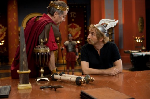 César face à Astérix dans Astérix et Obélix au service secret de sa majesté