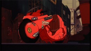 Vue de trois quart de la moto de Kaneda dans le film Akira