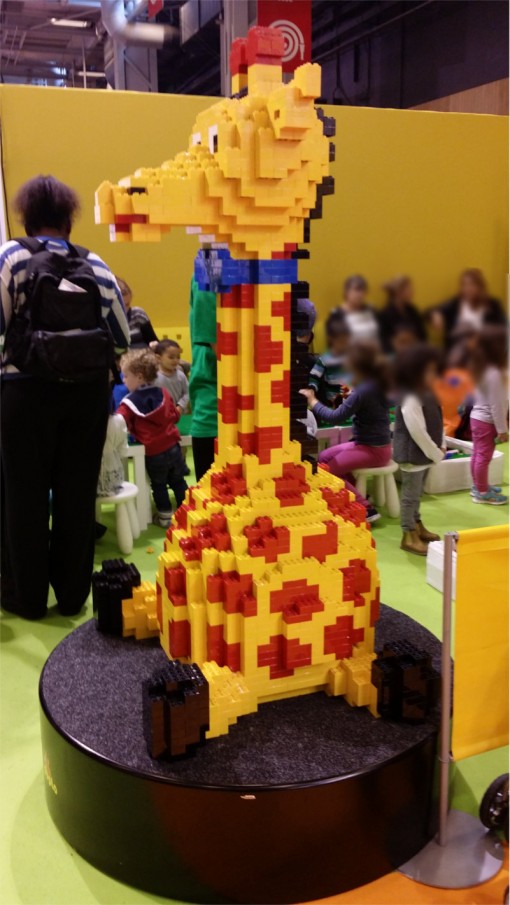 Girafe en Lego sur le salon Kid Expo 2015