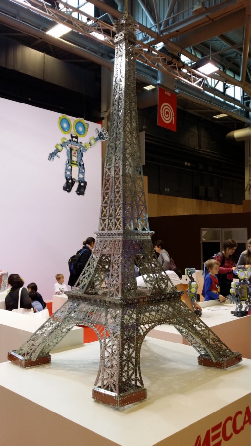 Tour Eiffel en mecano sur le salon Kid Expo 2015