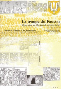 Cette page montre les 2 défauts de l'art book : les tableaux dans le mauvais sens de lecture et un fond trop présent qui empêche la lecture