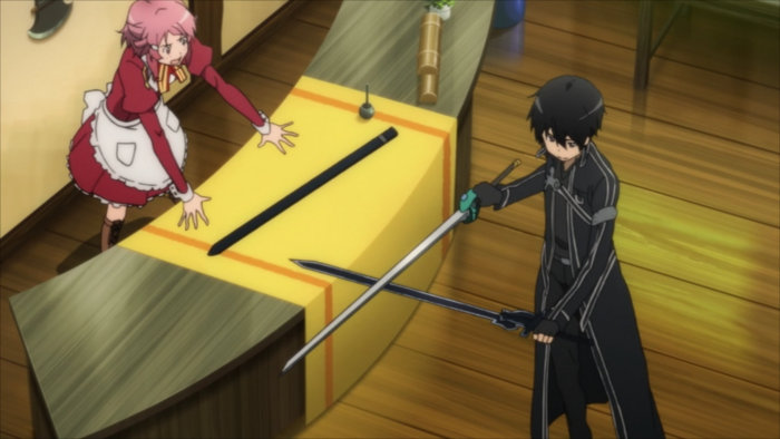 Kirito teste une épée de Lisbeth en tapant sur sa première arme