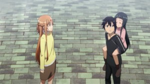 Asuna, Kirito et Yui visitent la première ville. Leur souvenir n'est pas très bon car Kayaba y a annoncé le terrible destin qui les attendait