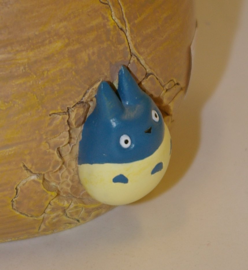 Détail du petit Totoro du pot Totoro