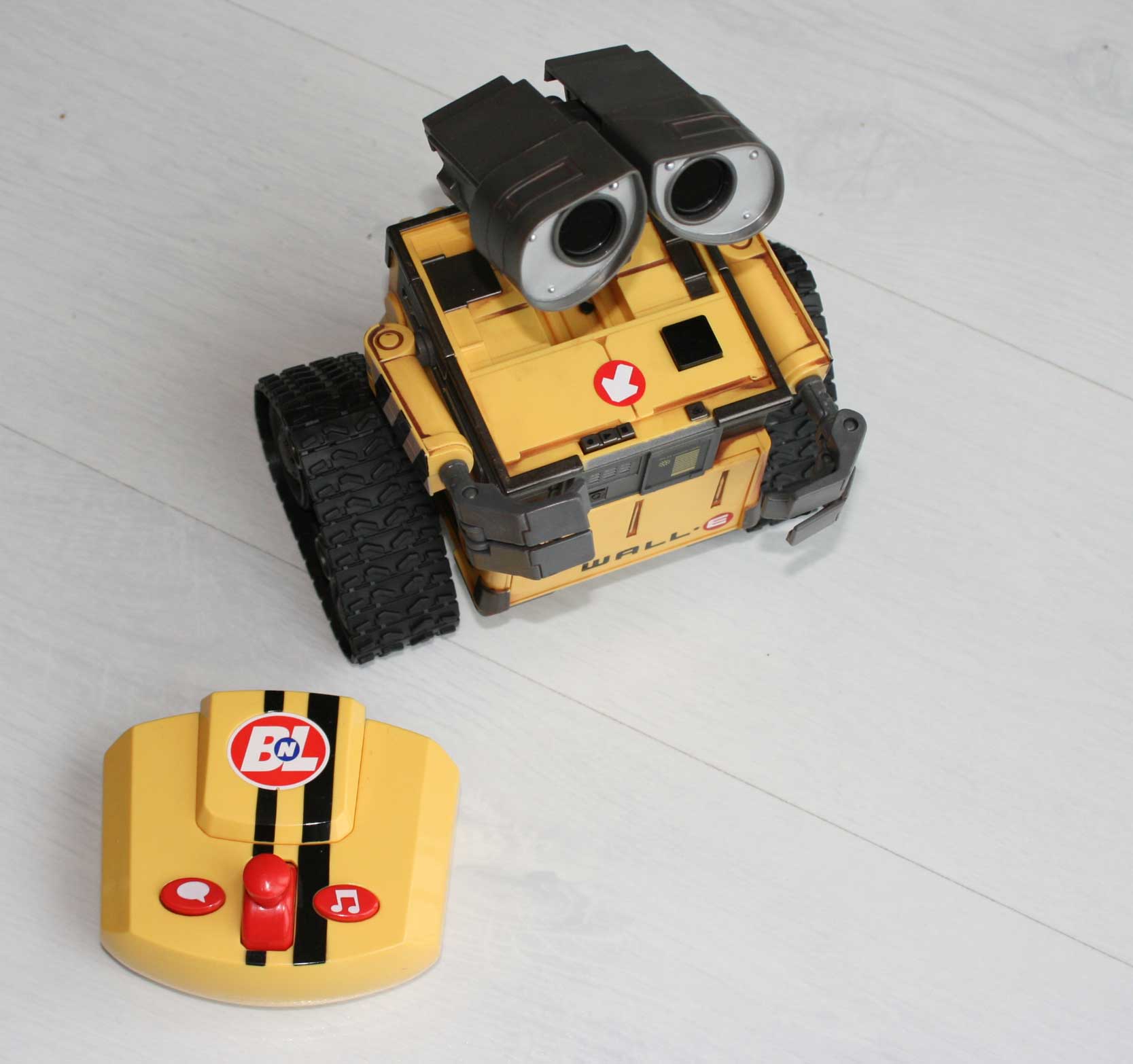 Thinkway Toys : Wall-E télécommandé (2008)
