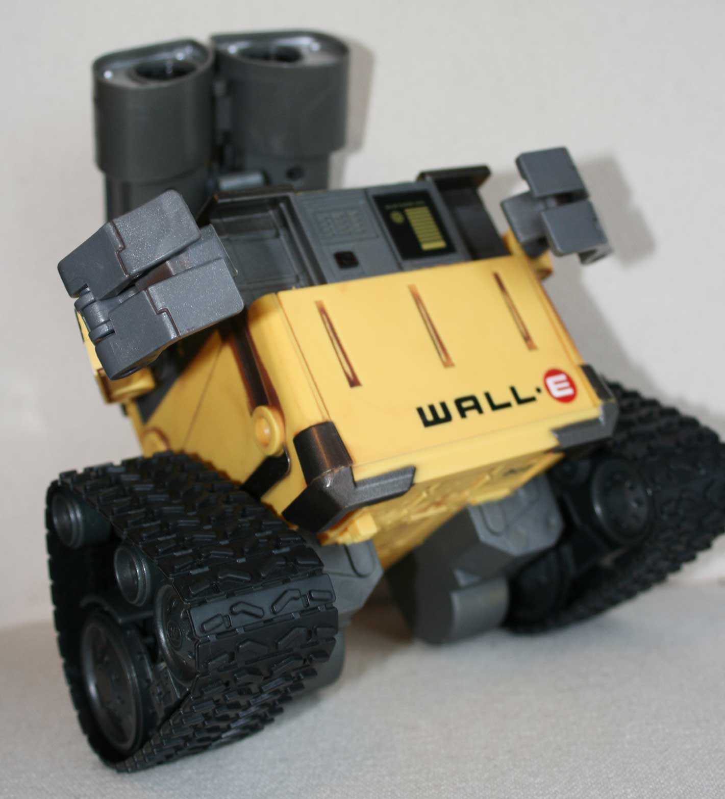 Thinkway Toys : Wall-E télécommandé (2008) petit modèle