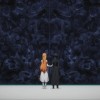 Kirito et Asuna tombent sur la porte du boss du niveau 74 et décident de l'ouvrir pour voir à quoi il ressemble