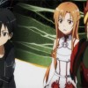 Asuna, Kirito et Klein observent l'arrivée de l'armée qui tranche par leur apparence militaire