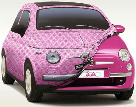 Fiat 500 au couleur de Barbie