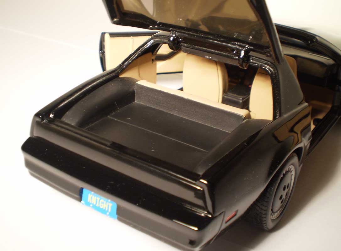 ERTL Joyride: Knight Rider (K2000) K.I.T.T. - ech 1/18 (2004)