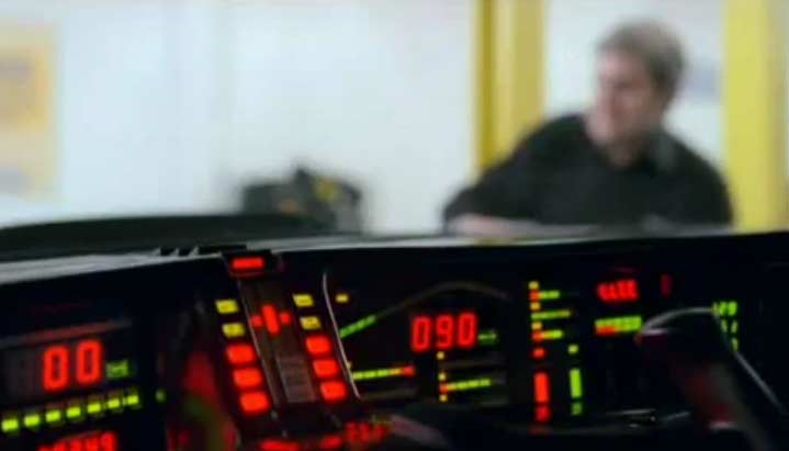 K.I.T.T. fait de la publicité pour Kwik Fit (K2000 - Knight Rider)