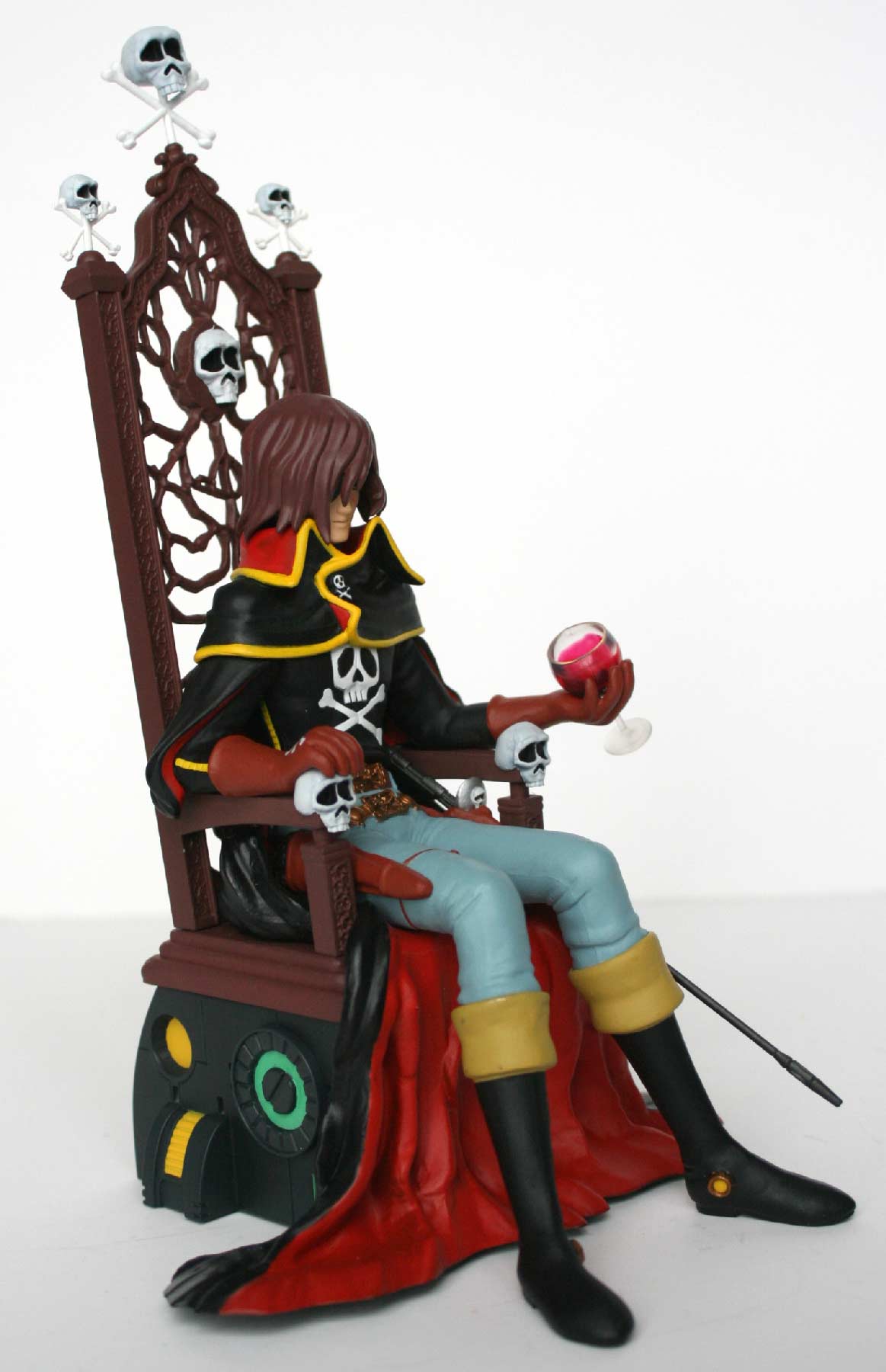 Craquage] Figurines d'Albator (Harlock) et de Nausicaa en