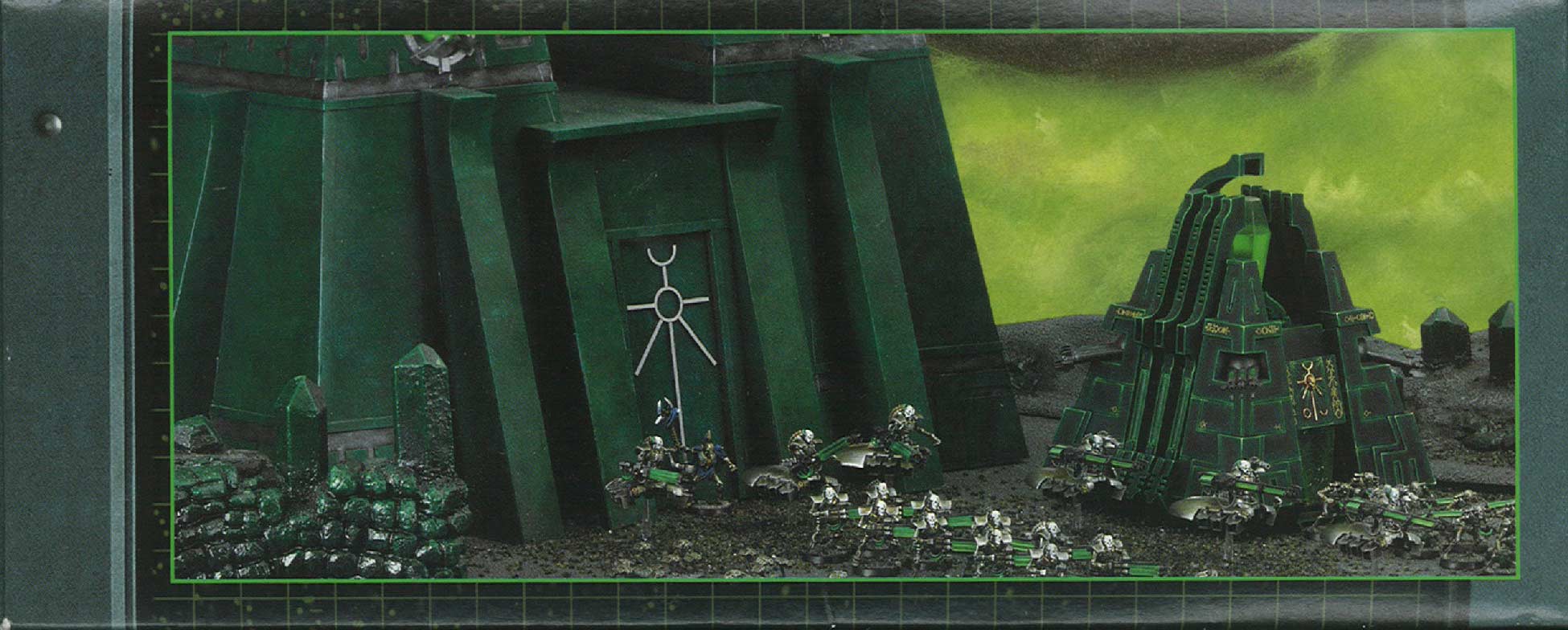 Côté gauche du fond du packaging du Monolithe Nécron (Warhammer 40.000)