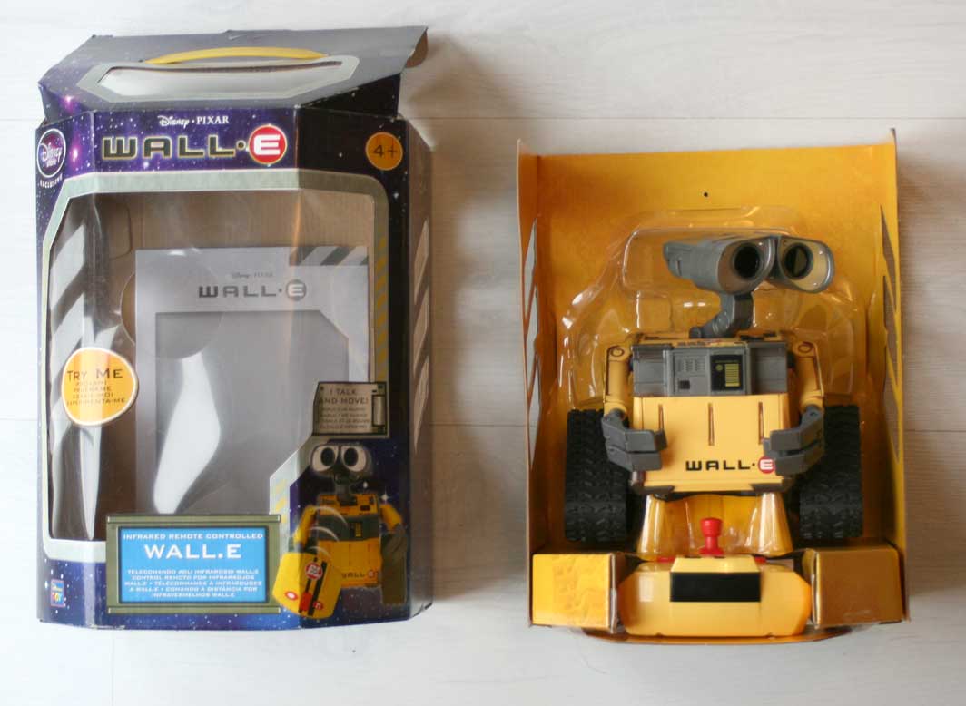 Thinkway Toys : Wall-E télécommandé (2008) Packaging ouvert