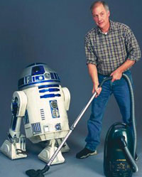 Ben Burtt et R2D2 auquel il a donné sa voix